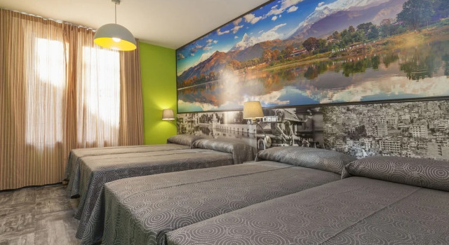 Четырёхместный номер JC Rooms Jardines