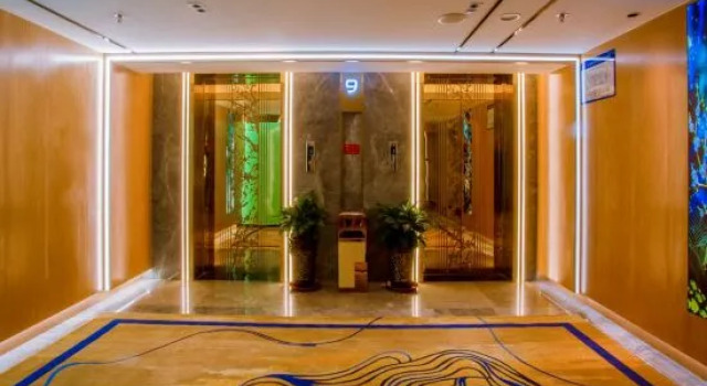 Mengjianlu Hotel (Urumqi Nianzigou Dehui Wanda Store), Book Hotel Hotels in Xinjiang with Parking, Parking