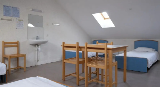 Четырёхместный номер Standard Auberge de Jeunesse HI Genêts