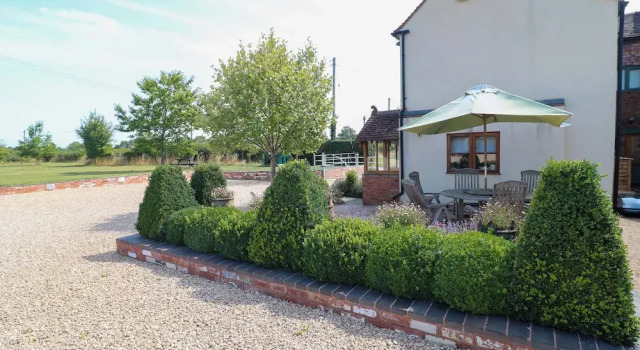 Коттедж Bellamour End Cottage