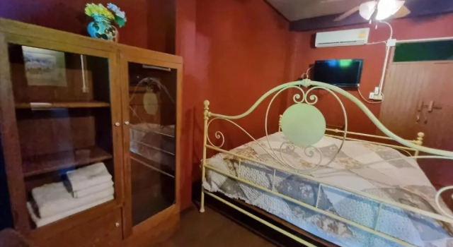 Двухместный номер Standard с видом на бассейн Ruennakornin Homestay