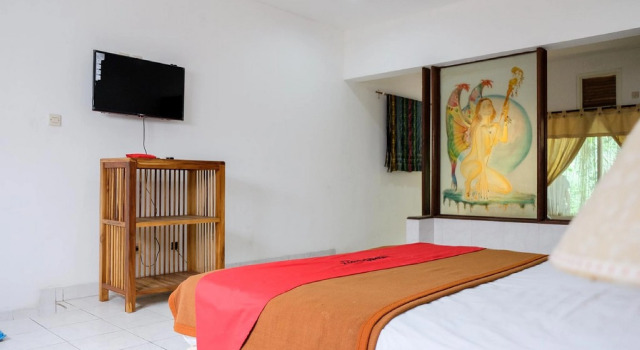 Люкс RedDoorz Plus near Jalan Baru Bogor