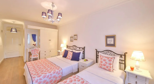 Четырёхместный номер Standard с балконом Alacati Sorf Hotel