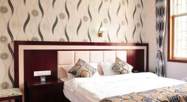 Chenghong Hotel, Varaa Hotelli Dali Yunnan