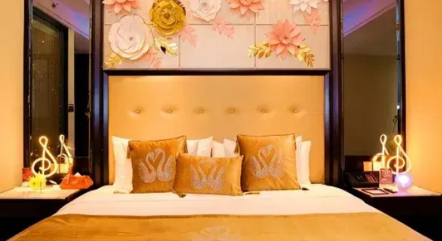 Люкс с видом на внутренний двор Chengdu Dading Century Hotel