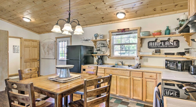 Коттедж 8 Mi to Great Smoky Mtn National Park: Cozy Cabin
