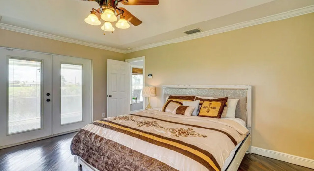 Lakefront Cape Coral Getaway w/ Furnished Lanai!, Забронировать Дом для отпуска Виллы Кейп-Корал, Вилла