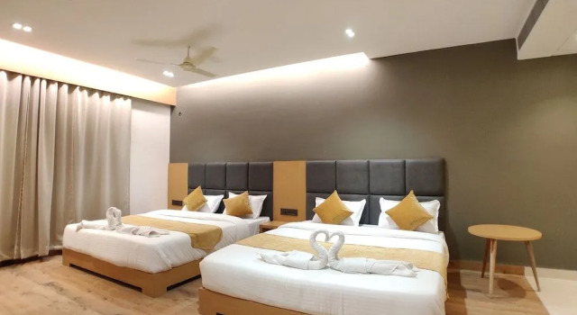 Amber-A unit of Sayaji Hotels, Забронировать Отель Отели штата Мадхья-Прадеш 4 звезды, 4*