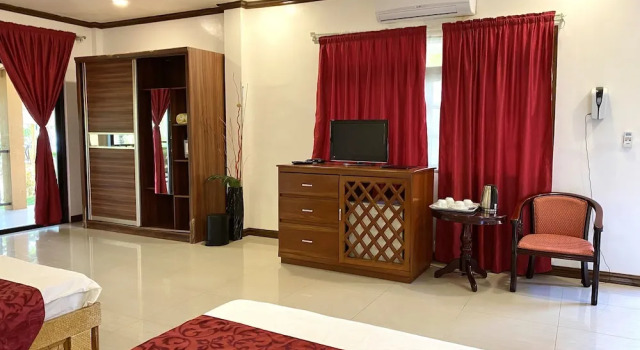 Deluxe Familie Zimmer Anda White Beach Resort