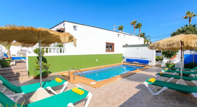 Вилла Hearth away from house. BREIA