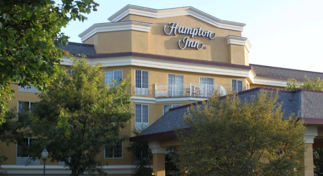 Четырёхместный номер Standard с балконом Hampton Inn Holland