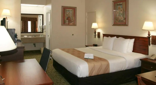 Standard Zimmer Quality Inn
