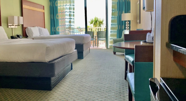 Четырёхместный номер Standard с балконом и с видом на океан Holiday Inn & Suites Virginia Beach - North Beach by IHG