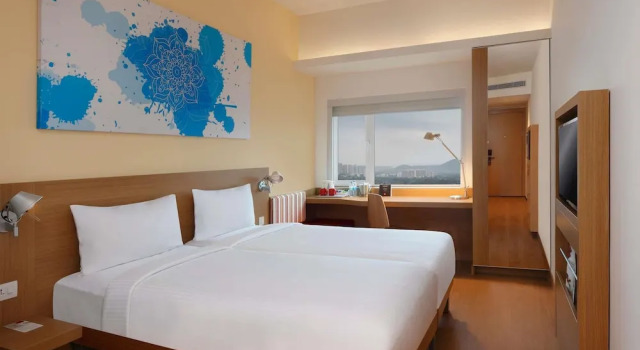 Номер Deluxe ibis Pune Hinjewadi Hotel