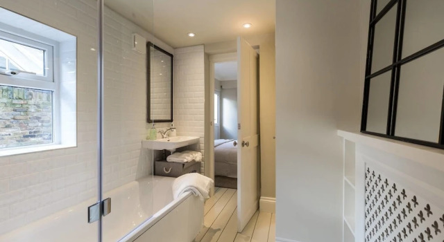 Bright 1BR Modern Home W/terrace in West London