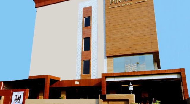 Pinnacle by Click Hotels, Lucknow