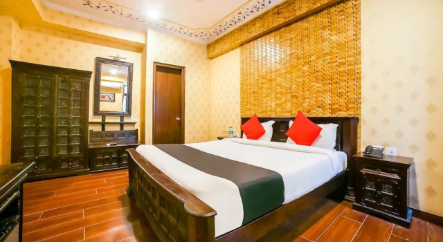 Capital O 38526 Hotel Epic
