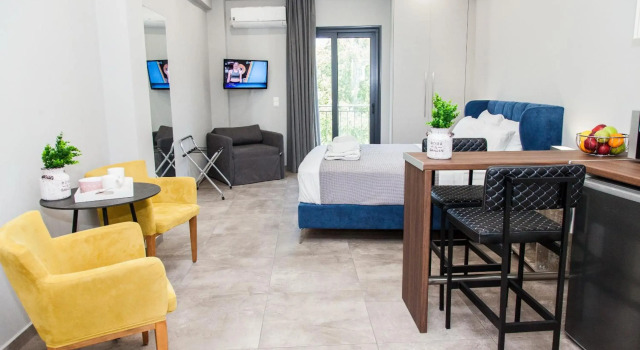 F Spacious Brand New Studio Ideal for 3 F