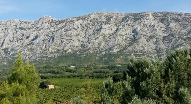 Sainte Victoire le Cabanon, Забронировать Отель Пюилубье Буш-дю-Рон