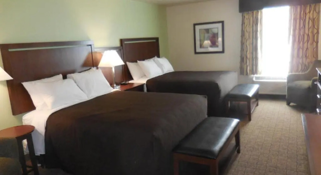 Четырёхместный номер Standard Ledgestone Suites Hotel Billings