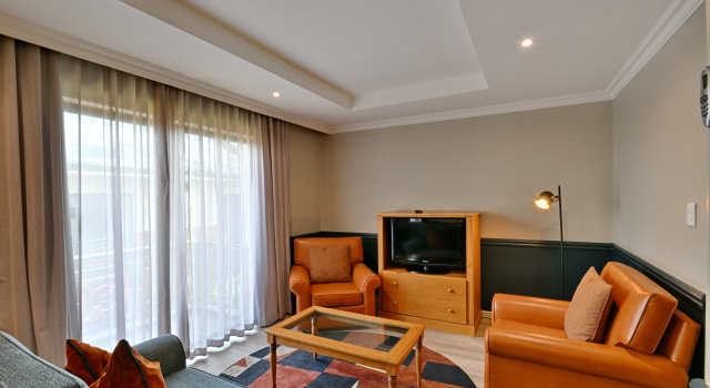 Courtyard Hotel Rosebank, Забронировать Отель Отели Йоханнесбург с бассейном, рядом с Gautrain Rosebank Station, Бассейн