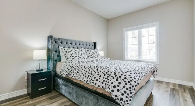 Aaira Suites 4 Bedroom, Забронировать Дом для отпуска Коттеджи Брэмптон, Коттедж