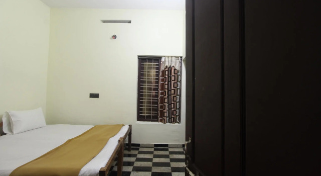 Hotel Brishen and Gavins Inn, Rezervovat Hotel Parassala Tamil Nadu