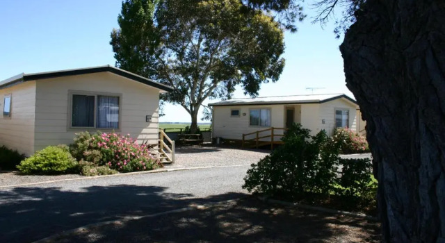 Вилла Millicent Hillview Caravan Park