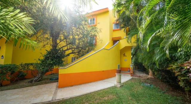 Апартаменты Condo Rana Loca - Only 5 Min Walk to Beach - At, Playacar, Chac Ha Condos