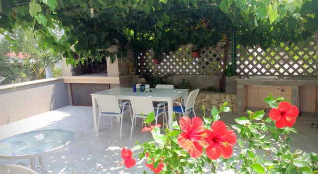 Студия Apartments Iris