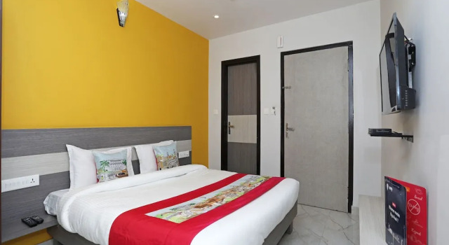 OYO 10228 Hotel Chandramouli