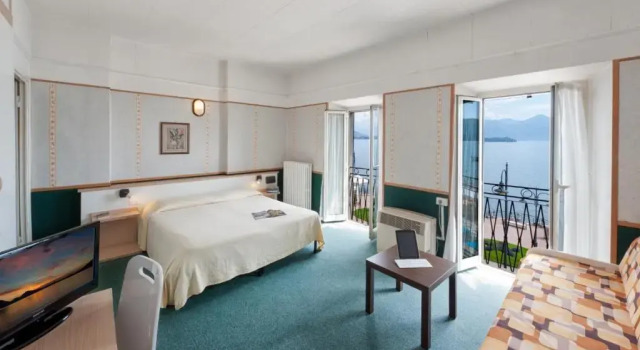 Трёхместный номер Standard с видом на озеро Hotel Eden