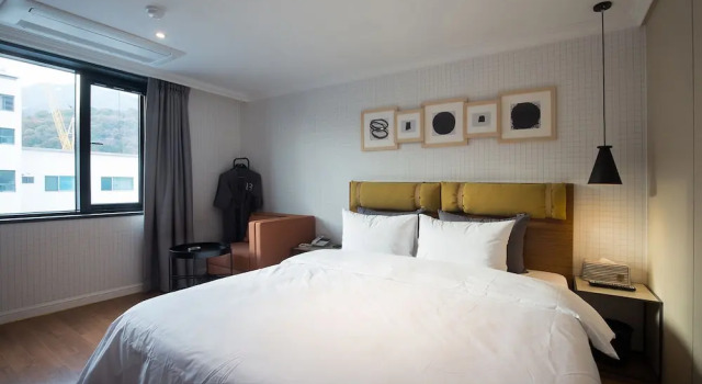 Camera Standard Brown-Dot Hotel Choeup