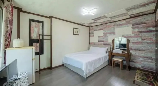Pocheon Sanjung Resort Pension & Caravan, Забронировать Курортный отель Отели Пхочхон с парковкой, рядом с Парк развлечений Sanjeong Land, Парковка