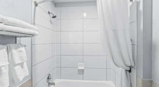 Двухместный люкс Days Inn by Wyndham San Antonio Downtown
