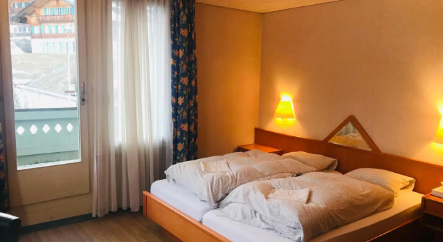 Parkhotel Bellevue Budget, Buchen Sie Hotel Hotels in Lenk mit Parkplatz, in der Nähe von Walleg, Parkplätze