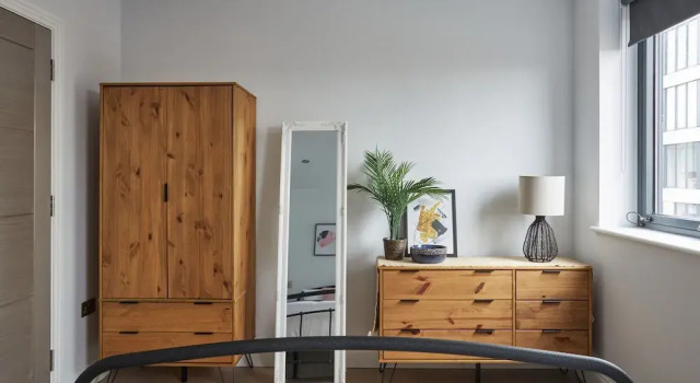 Kings Oak House by Viridian Apartments