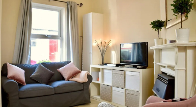 Cosy 2 Bedroom House in the Heart of Dublin, Забронировать Дом для отпуска Виллы Дублина, рядом с Royal College of Surgeons in Ireland, Вилла