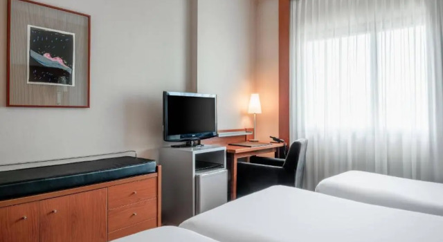 Трёхместный номер Standard AC Hotel A Coruña by Marriott