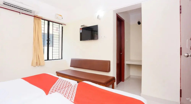 Двухместный номер Standard OYO 8220 Hotel Ganesh