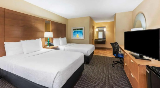 Четырёхместный номер Standard La Quinta Inn by Wyndham Ft. Lauderdale Northeast