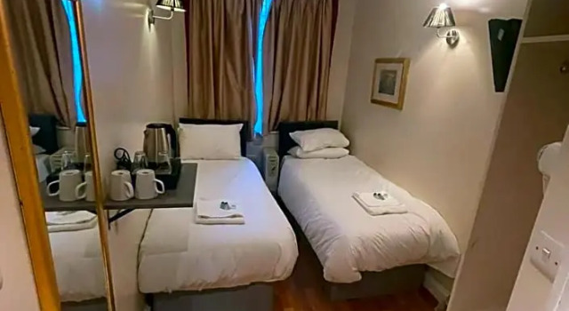 Номер Standard Coronation Hotel