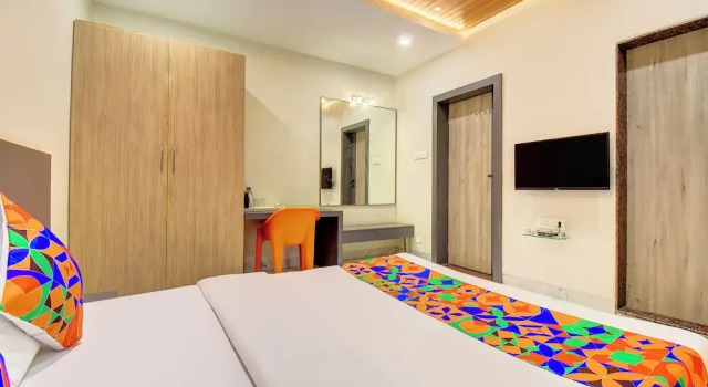 Номер Deluxe FabHotel Chhappan