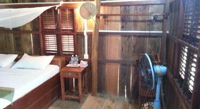 Le Coco De Mer Bungalows & Restaurant, Rezerwuj Hotel Hotele w Kep z parkingiem, Parking