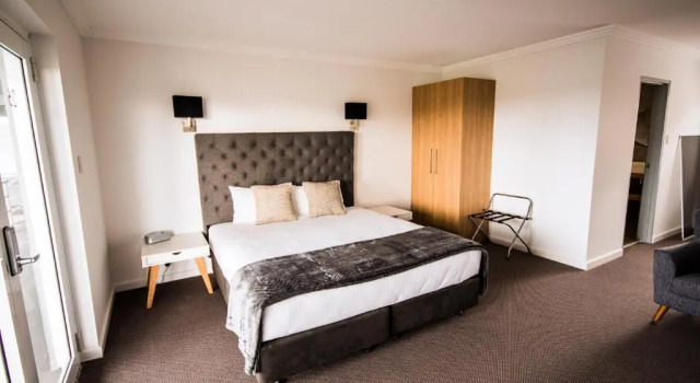 Люкс Quays Hotel