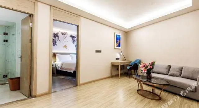 Люкс Premier Kyriad Marvelous Hotel·Shenzhen Linheng Plaza Liuyue Metro Station
