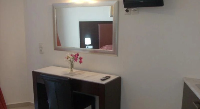Vivian Hotel