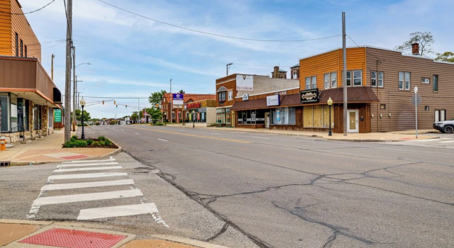 Walkable Apt in Dtwn Michigan City! 2 Mi to Beach, Забронировать Апартаменты/квартира Мичиган-Сити Indiana Dunes National Lakeshore, рядом с Barker Mansion