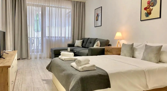 Апартаменты Spacious & Cozy 2 bed Apartment with Work Space & Fast Wi-fi