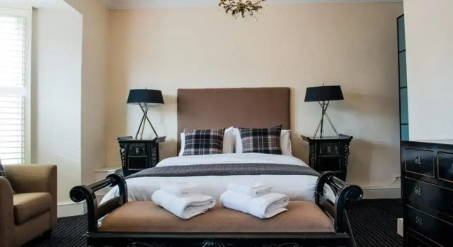 Апартаменты The Bear, Cowbridge